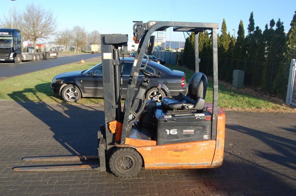 Doosan E16R-5 Elektro 3 Rad-Stapler www.hinrichs-forklifts.com