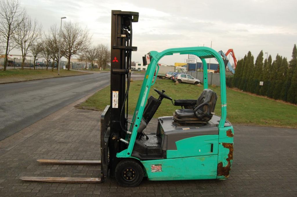 Mitsubishi FB18NT Electric 3-wheel forklift www.hinrichs-forklifts.com