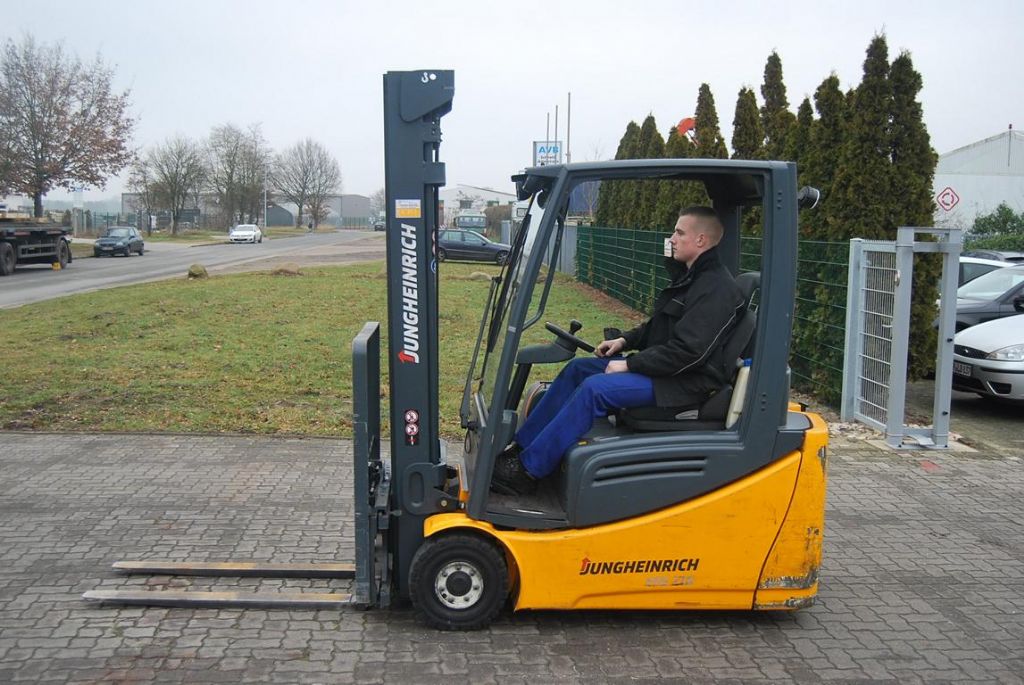 Jungheinrich EFG216 Электро 3 колесный Погрузчики www.hinrichs-forklifts.com