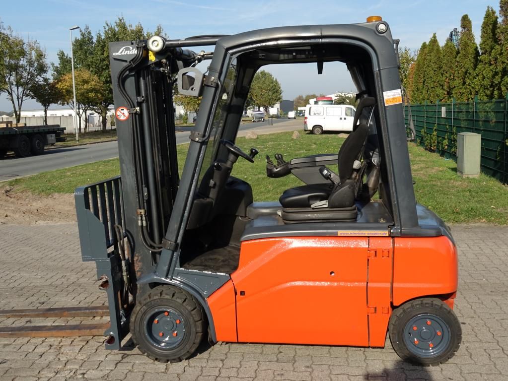 Linde E20PL Elektro 4 Rad-Stapler www.hinrichs-forklifts.com