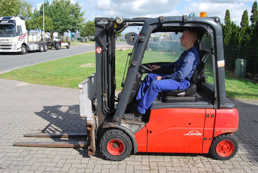 Linde E20PL-01 Elektro 4 Rad-Stapler www.hinrichs-forklifts.com