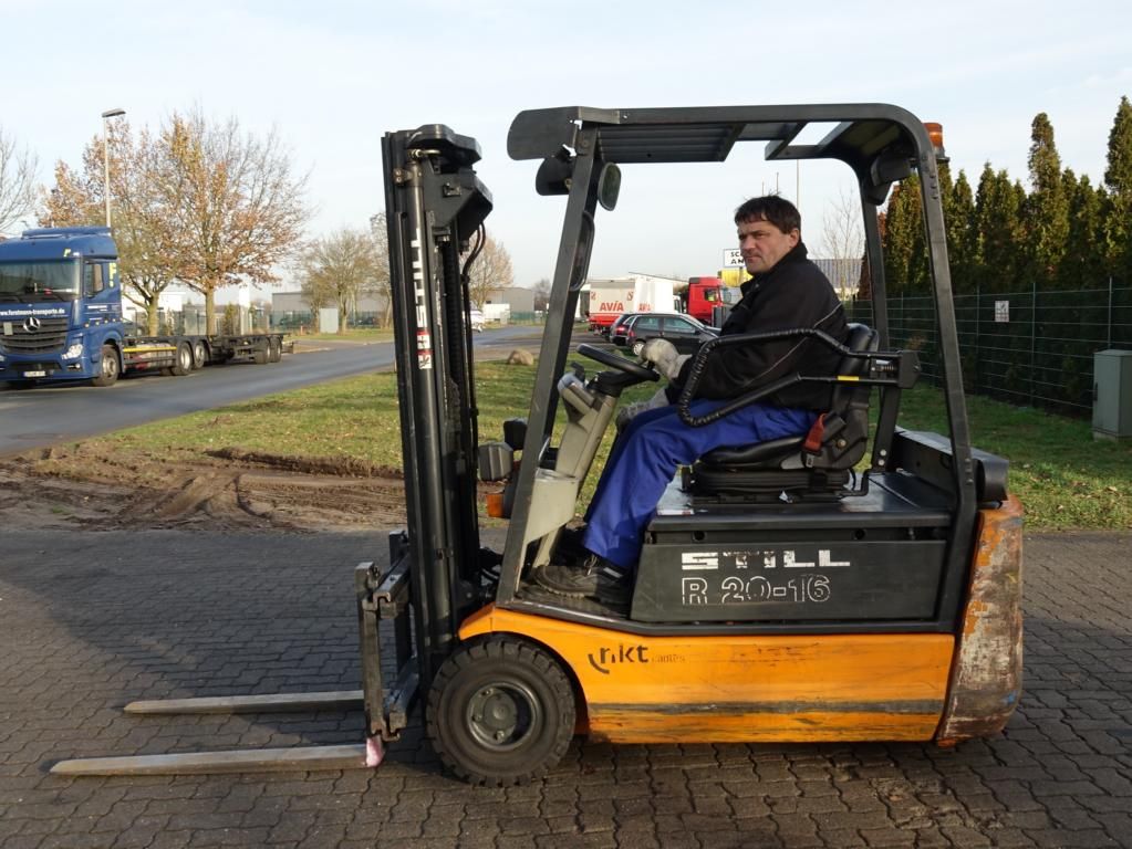 Still R20-16 Electric 3-wheel forklift www.hinrichs-forklifts.com