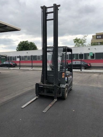 Still R60-25 Electric 4-wheel forklift www.hinrichs-forklifts.com