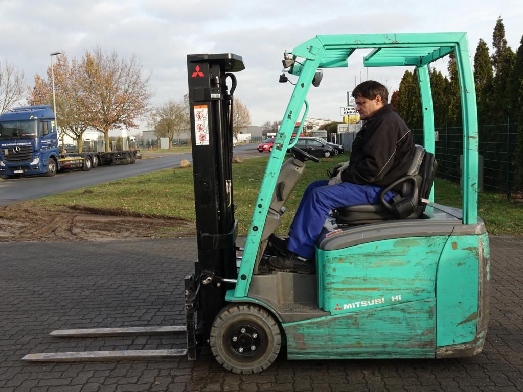 Mitsubishi FB16CPNT Electric 3-wheel forklift www.hinrichs-forklifts.com