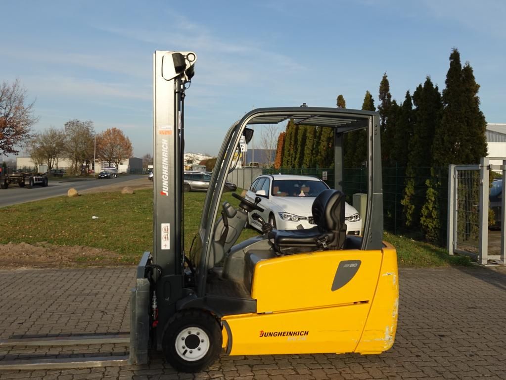 Electric forklifts-Jungheinrich-EFG218