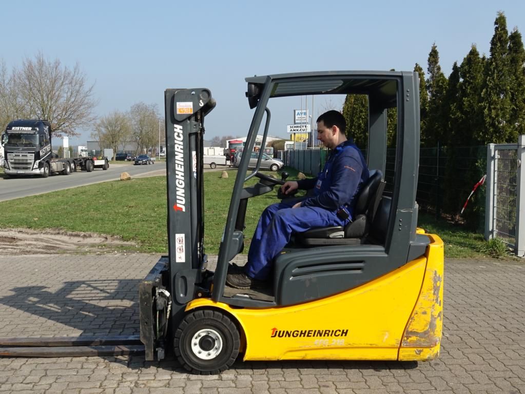 Electric forklifts-Jungheinrich-EFG216