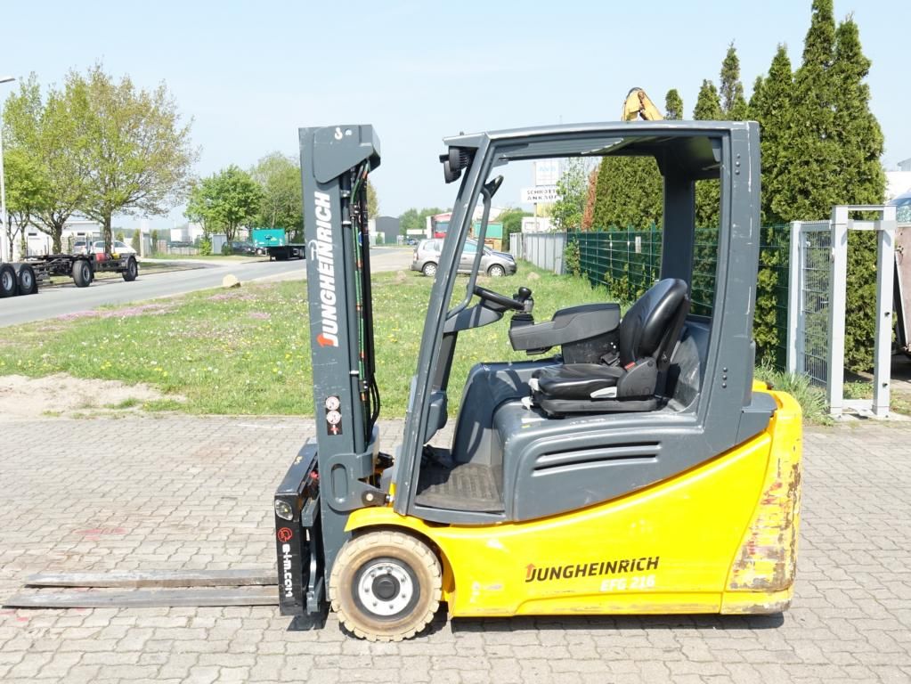 Jungheinrich EFG216 Electric 3-wheel forklift www.hinrichs-forklifts.com