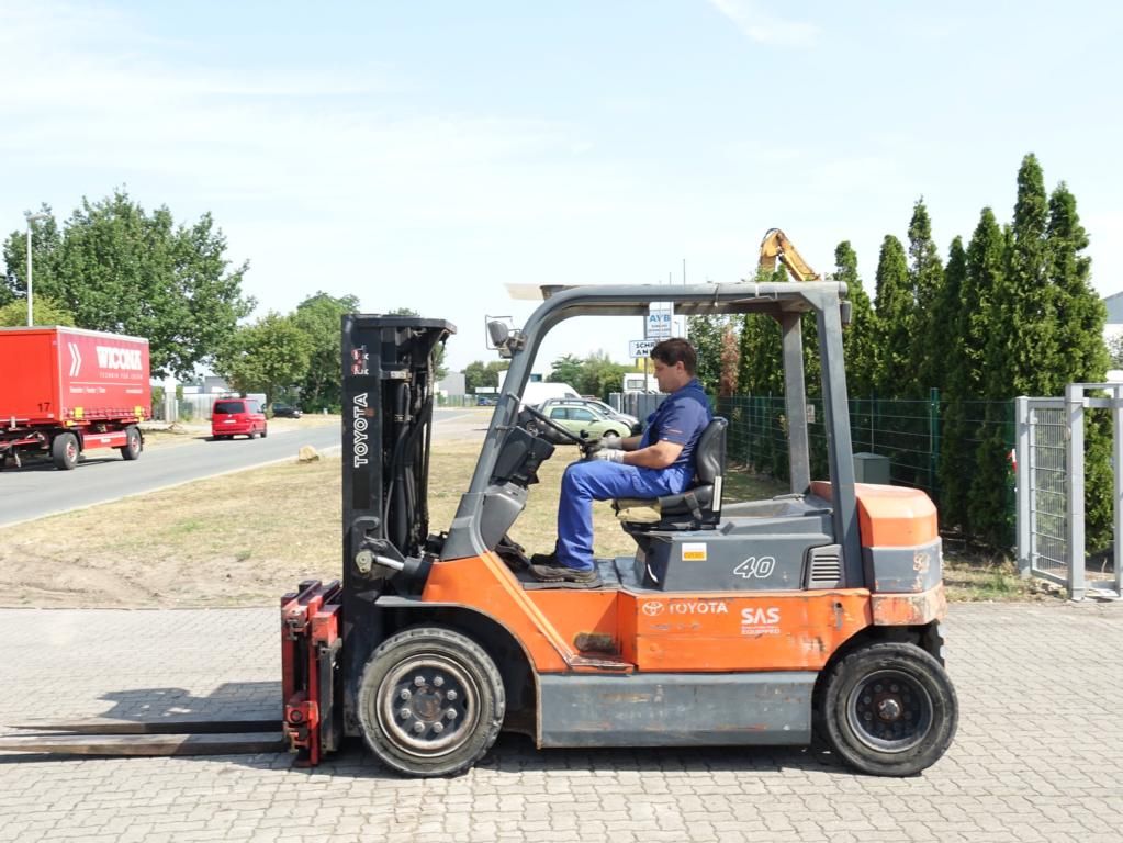 Carrello elevatore Elettrico-Toyota-7FBMF40