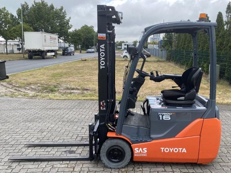 Toyota 8FBEKT16 Elektro 3 Rad-Stapler www.hinrichs-forklifts.com