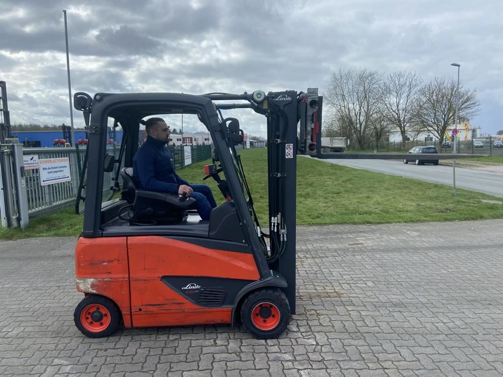 Linde E20PH-02 Electric 4-wheel forklift www.hinrichs-forklifts.com