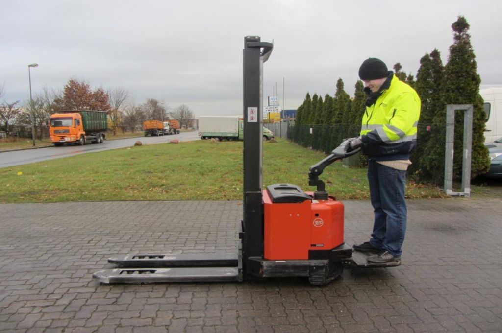 BT SWE120 L Штабелер www.hinrichs-forklifts.com