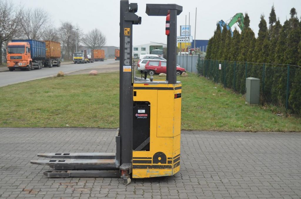 Atlet 125SDTL 525 ASN Stoccatore con uomo a bordo www.hinrichs-forklifts.com