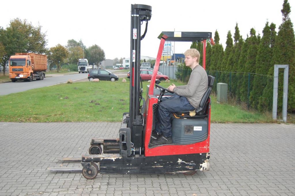 Sichelschmidt M925ASM Four-way side loader www.hinrichs-forklifts.com