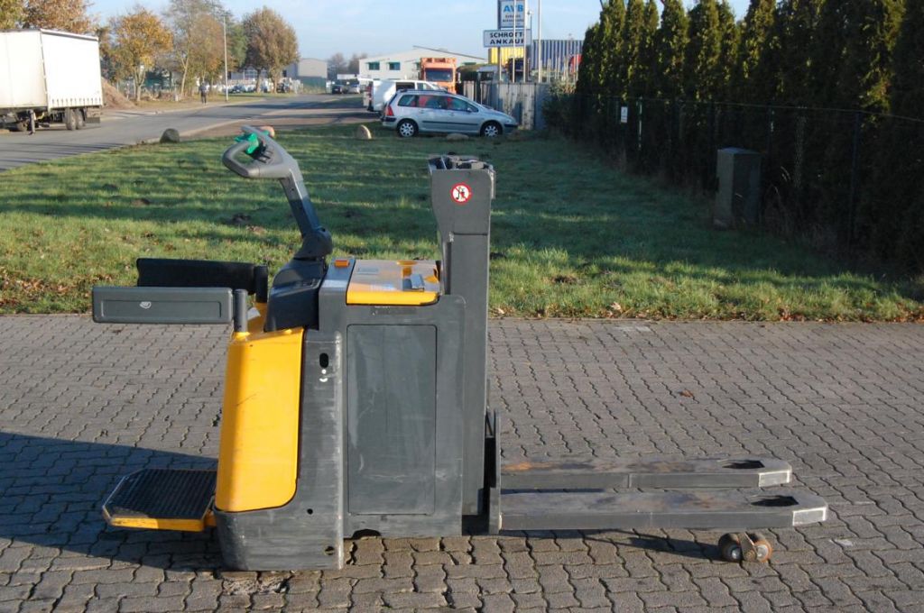 Jungheinrich ERD220 / G119-250DT Apilador elctrico www.hinrichs-forklifts.com