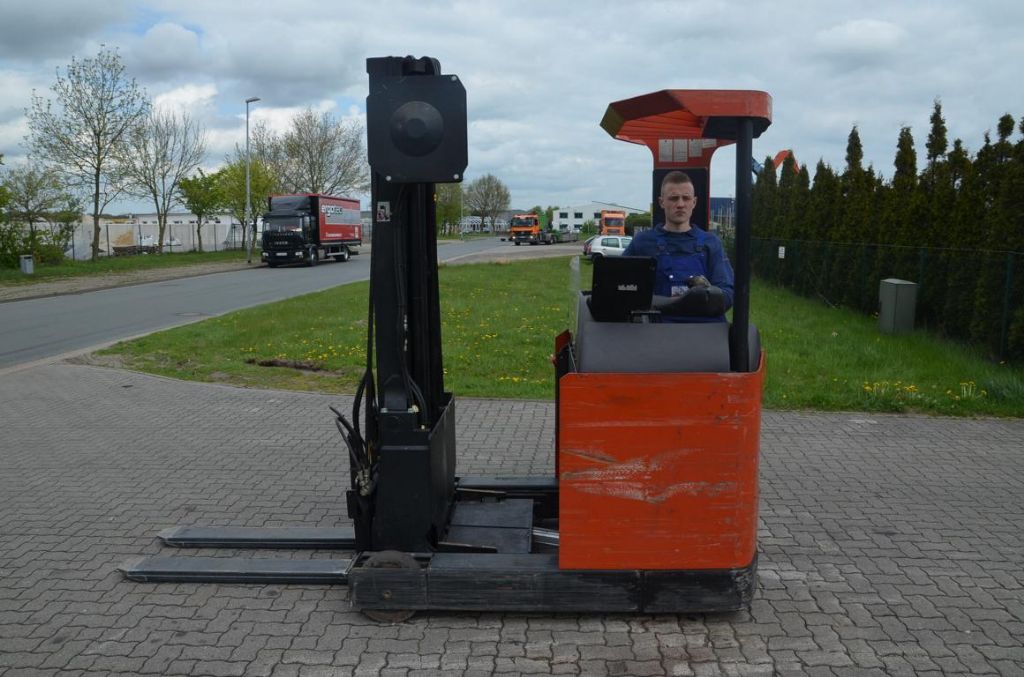 BT RRB1 Schubmaststapler www.hinrichs-forklifts.com