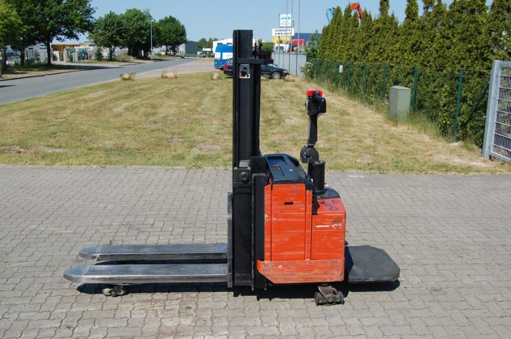 BT LSF1250/11 Stoccatore www.hinrichs-forklifts.com