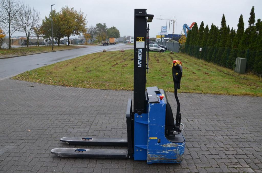 Storage forklifts-LIFTER-Liftpartner 1.2