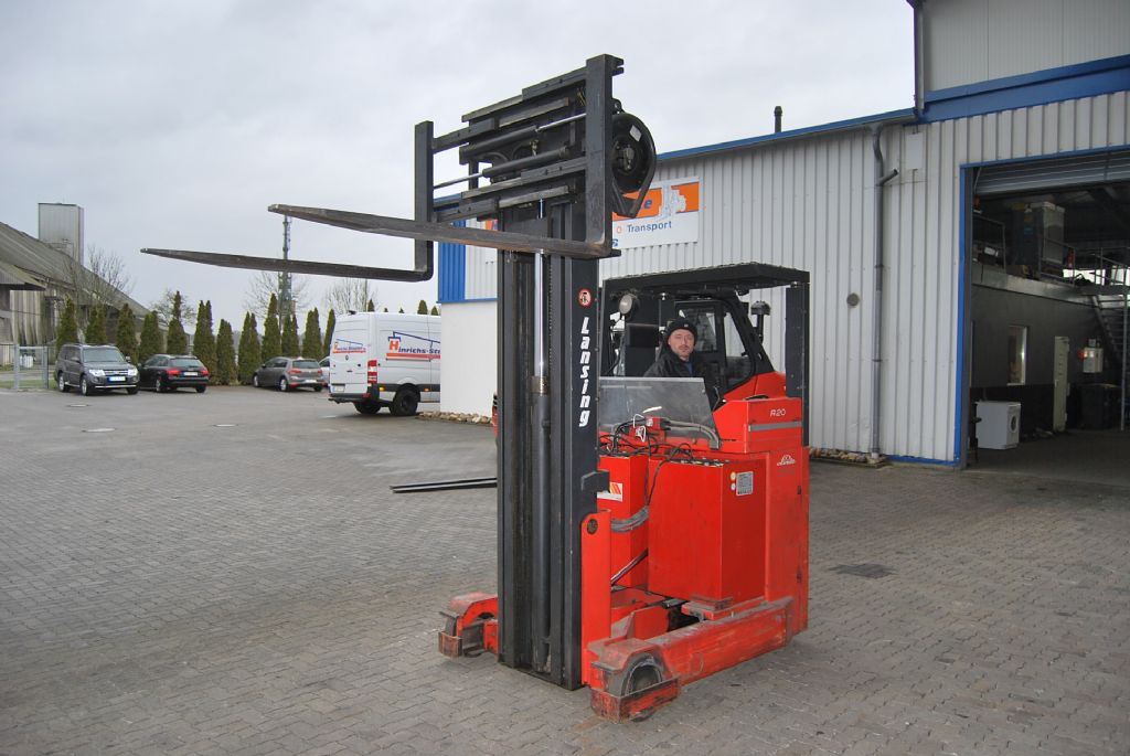 Linde R20P Retrctiles www.hinrichs-forklifts.com