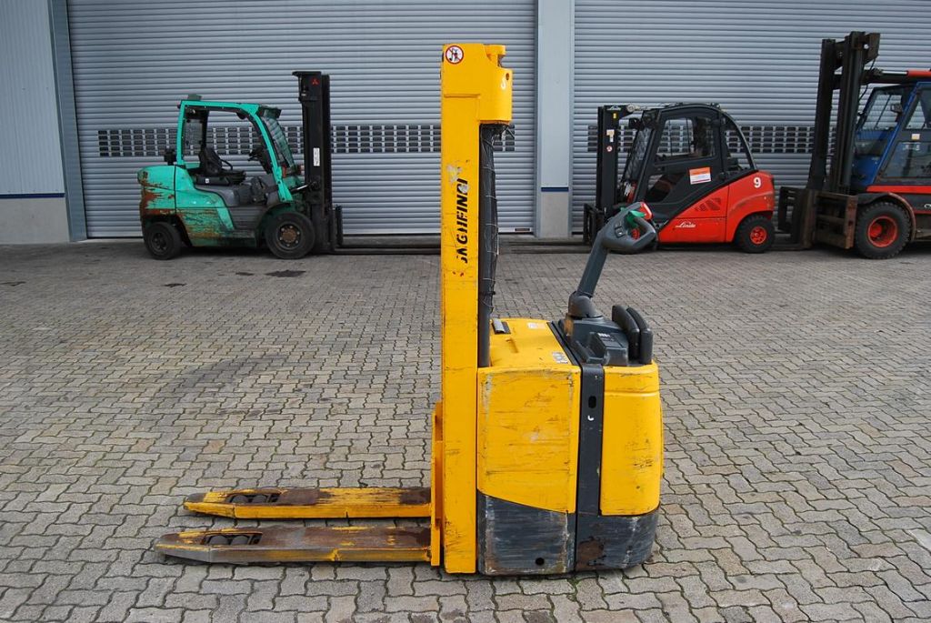 Jungheinrich ERC Z 16 Поводковый штабелер www.hinrichs-forklifts.com