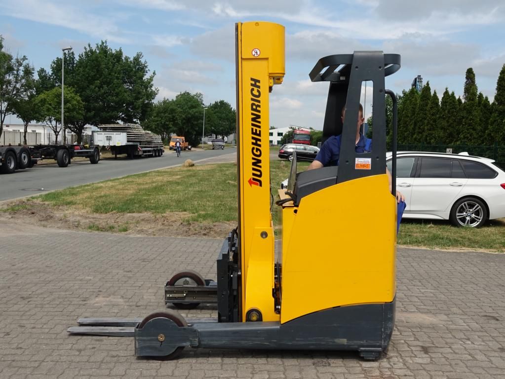 Jungheinrich ETV320 Reach Truck www.hinrichs-forklifts.com