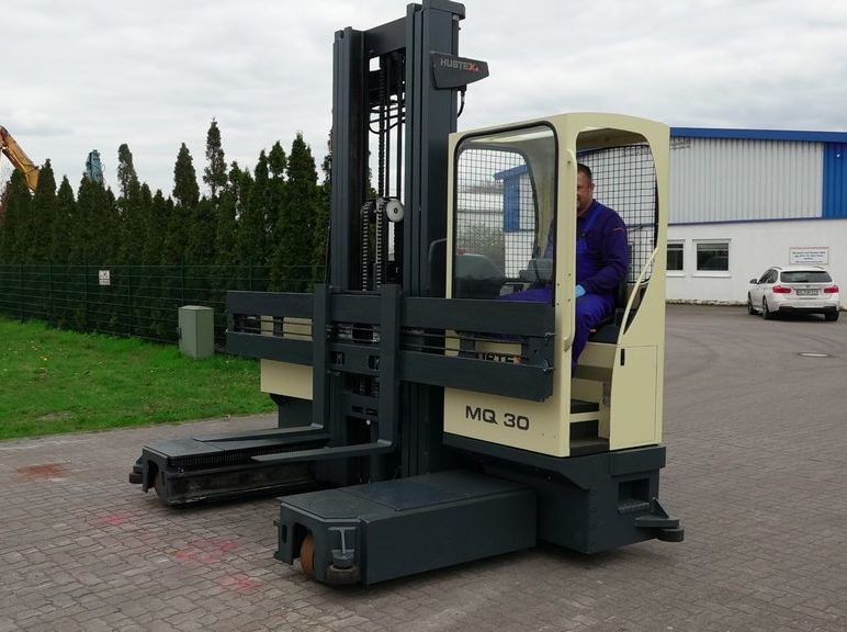 Hubtex MQ30 Four-way side loader www.hinrichs-forklifts.com