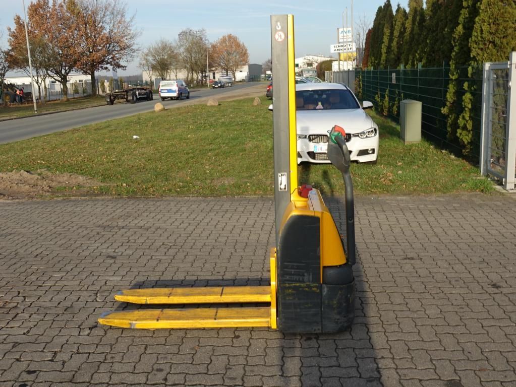 Carrello da magazzino-Jungheinrich-EMC110