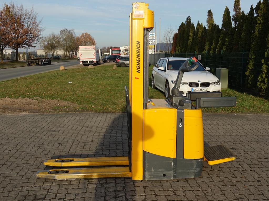 Carrello da magazzino-Jungheinrich-ERC214