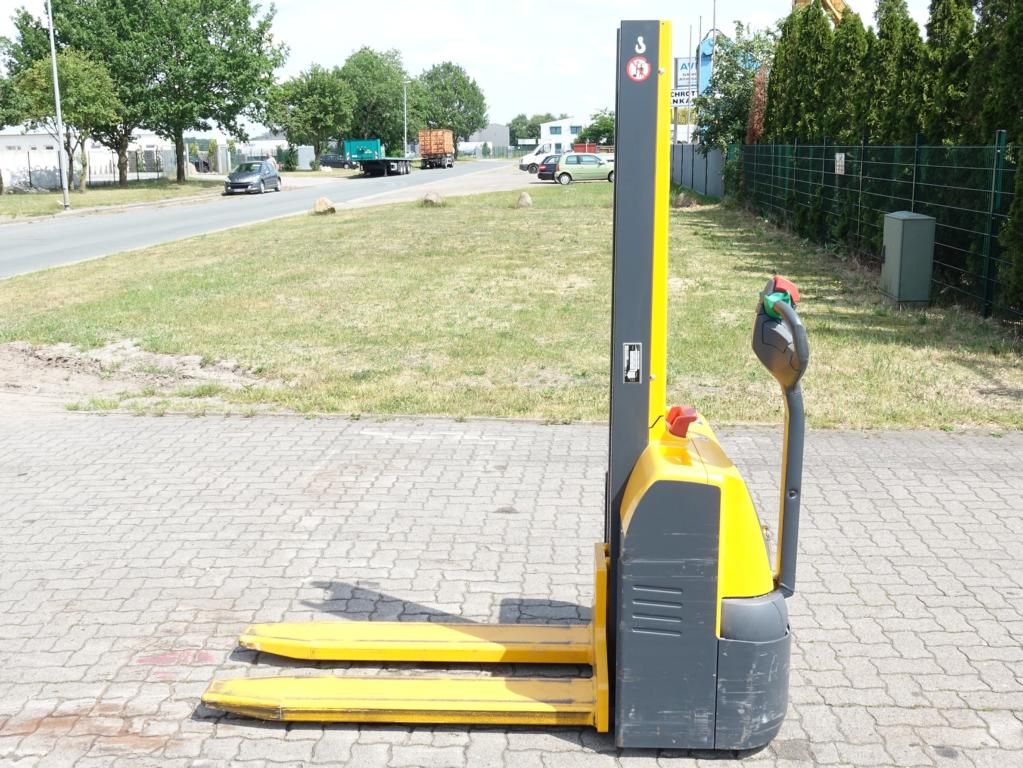 Carrello da magazzino-Jungheinrich-EMC110