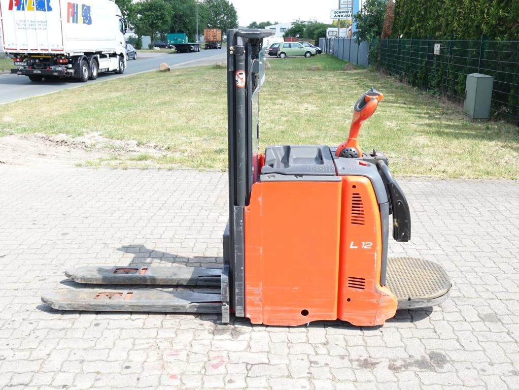 Storage forklifts-Linde-L12AP