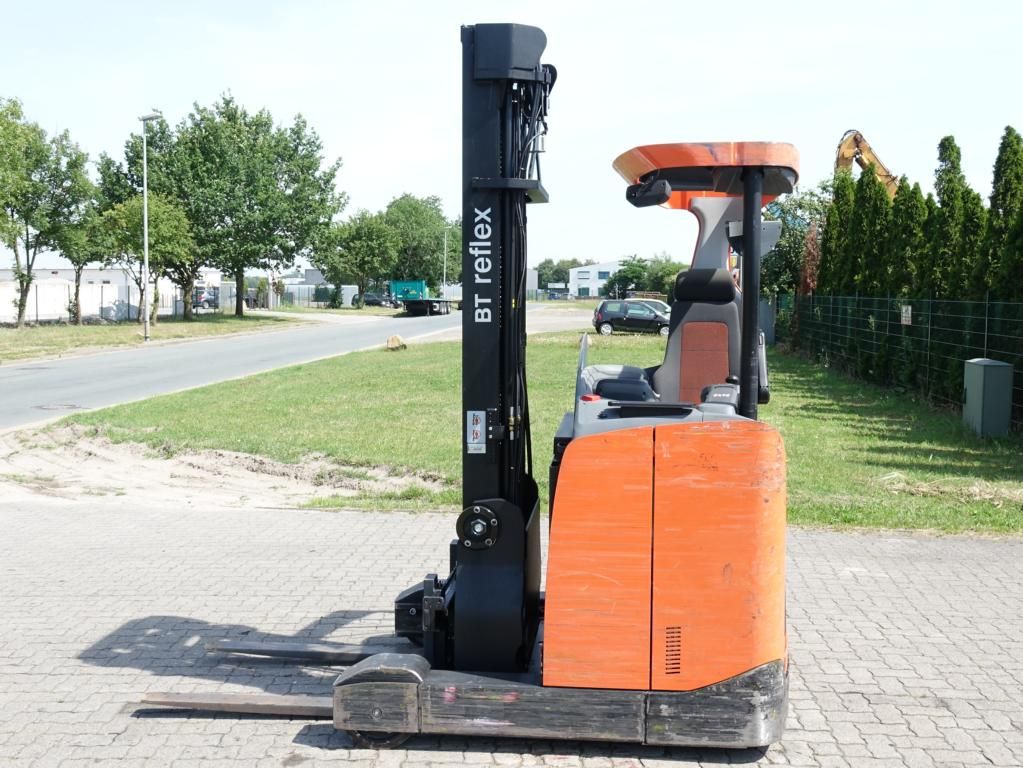 BT RRE140 Reach Truck www.hinrichs-forklifts.com