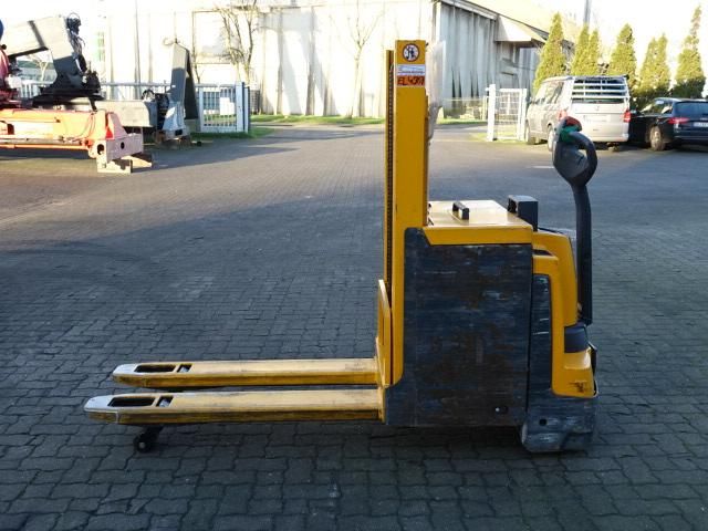 Jungheinrich EJD220 Deichselstapler www.hinrichs-forklifts.com