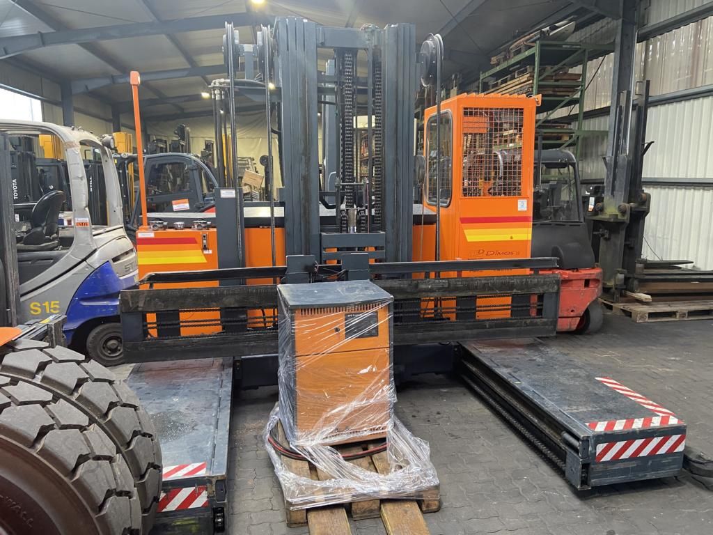 Dimos EFY3004-R/SO Vierwege Seitenstapler www.hinrichs-forklifts.com