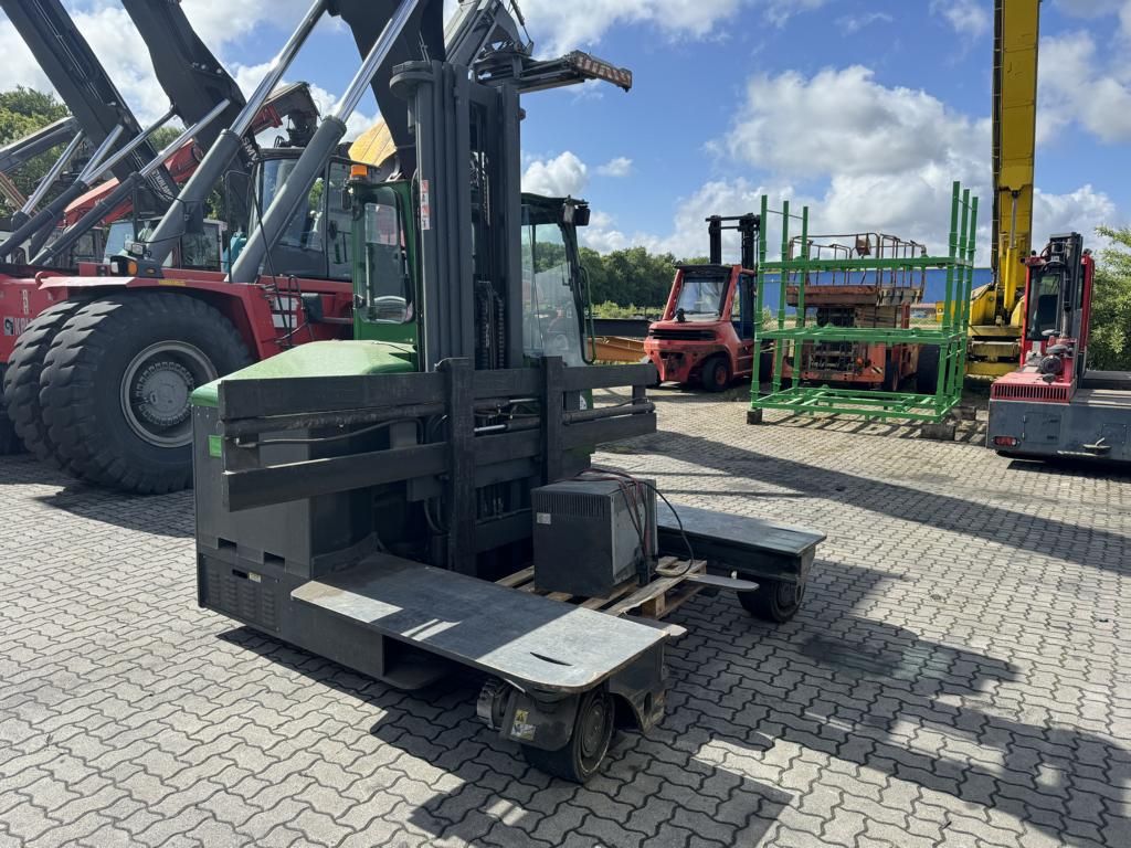 Combilift C4500ET/635D Vierwege Seitenstapler www.hinrichs-forklifts.com