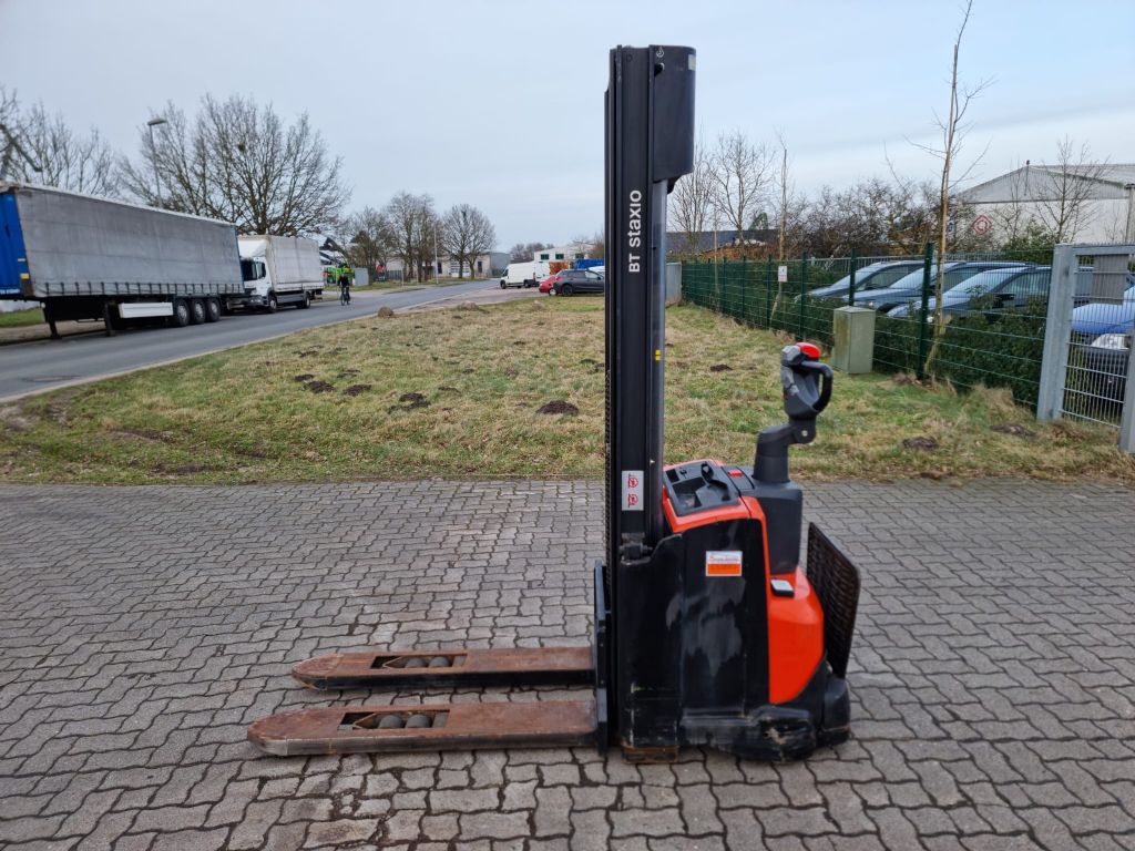 BT SWE120 Mquinas con timn www.hinrichs-forklifts.com