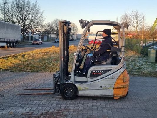 Still RX20-18 Elctrica de 3 ruedas www.hinrichs-forklifts.com