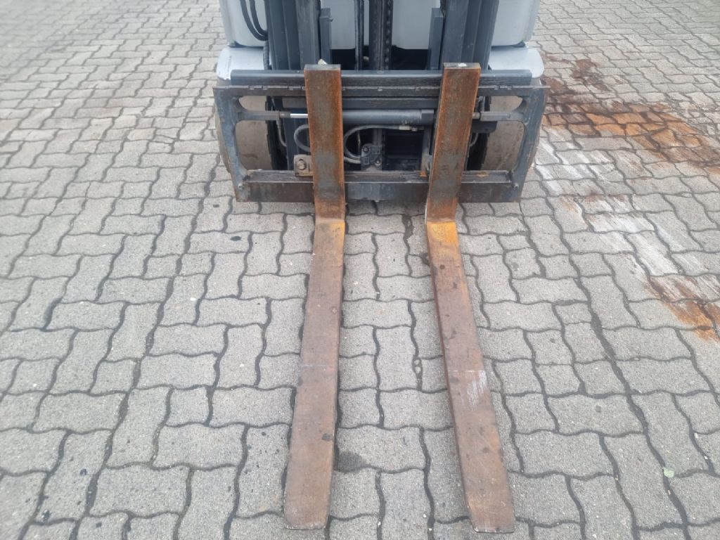 Still RX20-18 Electric 3-wheel forklift 