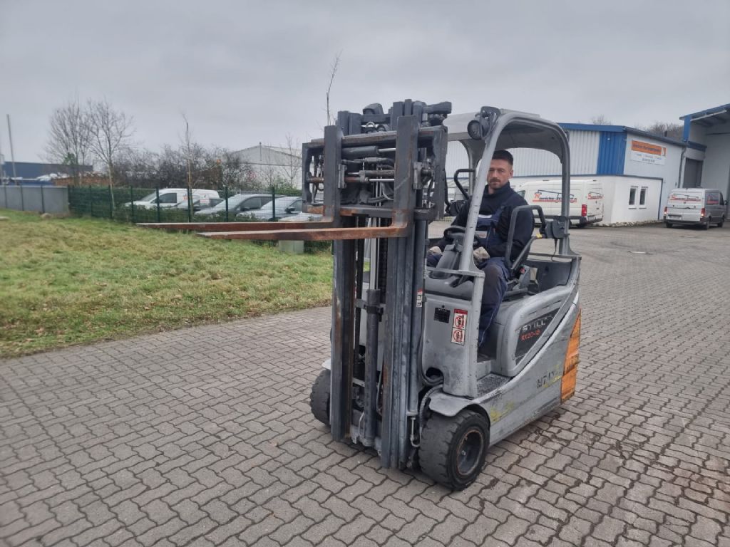 Still RX20-18 Elctrica de 3 ruedas www.hinrichs-forklifts.com