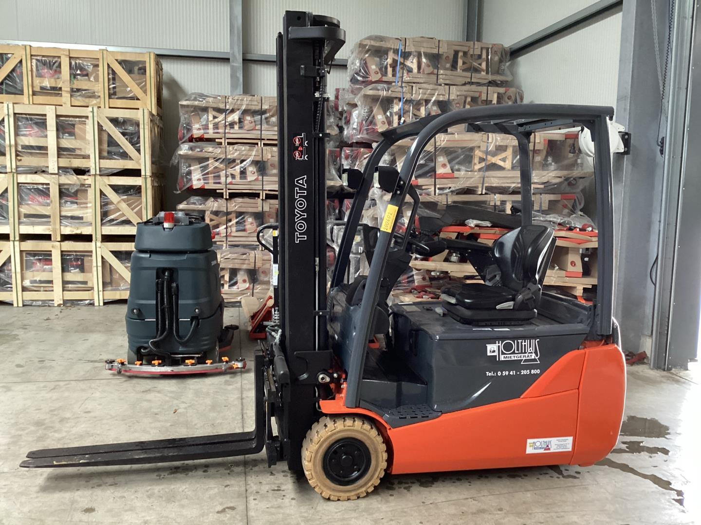 Toyota-8FBET16-Elektro 3 Rad-Stapler-www.holthuis-gabelstapler.de