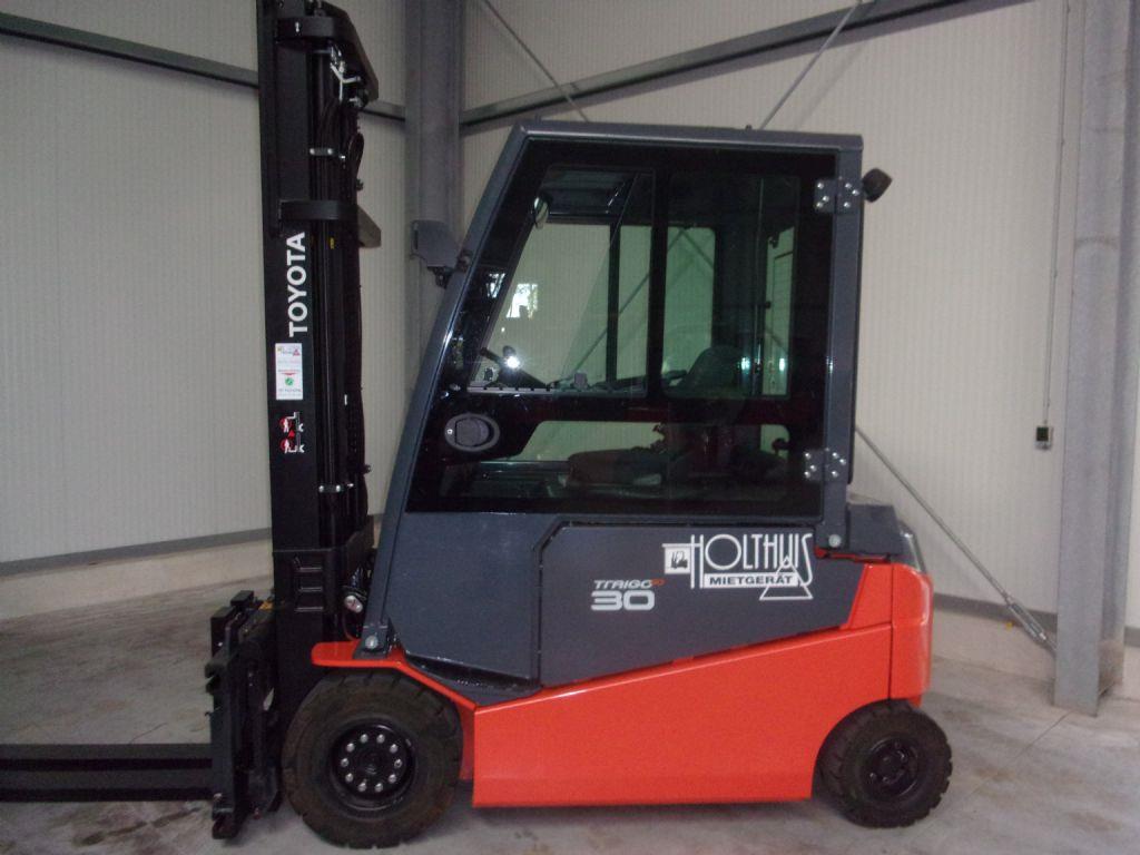 Toyota-8FBMT30-Elektro 4 Rad-Stapler-www.holthuis-gabelstapler.de