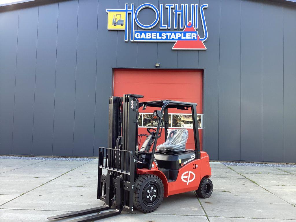 EP-EFL303 S-Elektro 4 Rad-Stapler-www.holthuis-gabelstapler.de