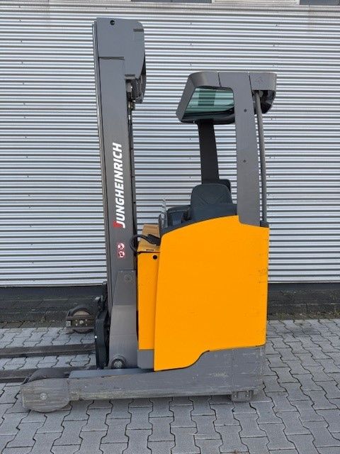 Jungheinrich ETV 214 Schubmaststapler www.hsr-gabelstapler.de Jungheinrich ETV 214 Schubmaststapler www.hsr-gabelstapler.de