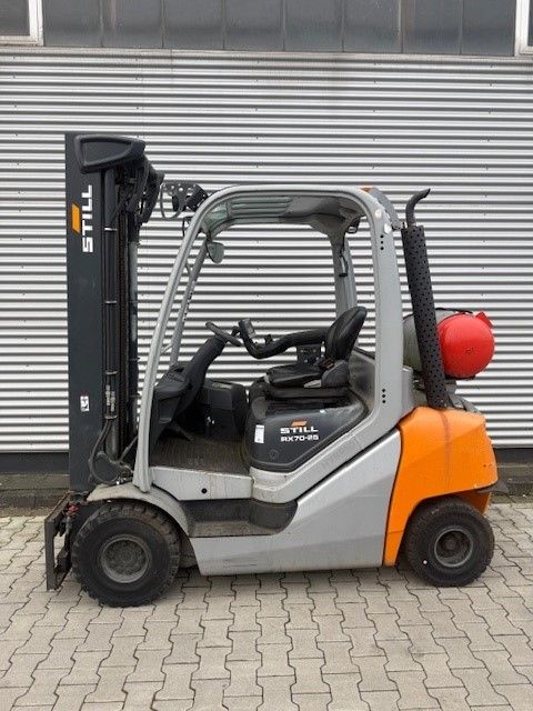 Still RX70-25T Treibgasstapler www.hsr-gabelstapler.de Still RX70-25T Treibgasstapler www.hsr-gabelstapler.de