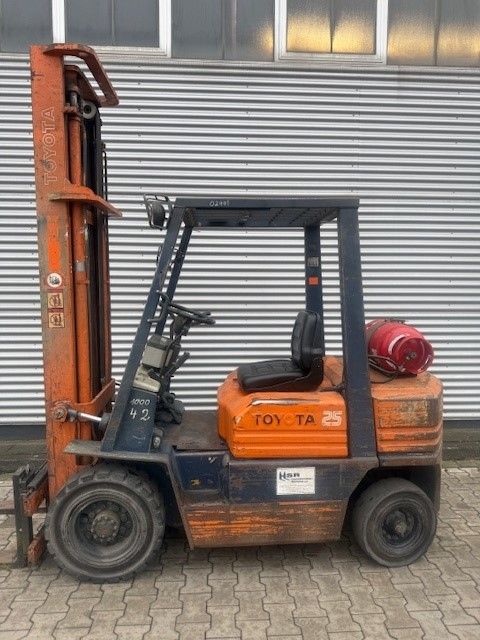 Toyota 42-5FGF25 Treibgasstapler www.hsr-gabelstapler.de