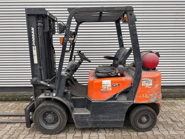 Doosan G25X Treibgasstapler www.hsr-gabelstapler.de