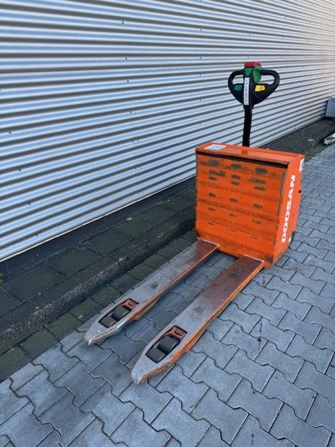 Doosan LEDH 20 Niederhubwagen www.hsr-gabelstapler.de