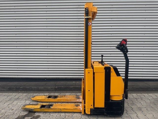 Jungheinrich EJC 12 Deichselstapler www.hsr-gabelstapler.de Jungheinrich EJC 12 Deichselstapler www.hsr-gabelstapler.de