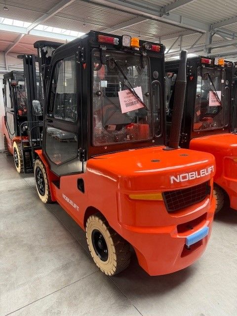 Noblelift CPCD38 Dieselstapler www.hsr-gabelstapler.de Noblelift CPCD38 Dieselstapler www.hsr-gabelstapler.de