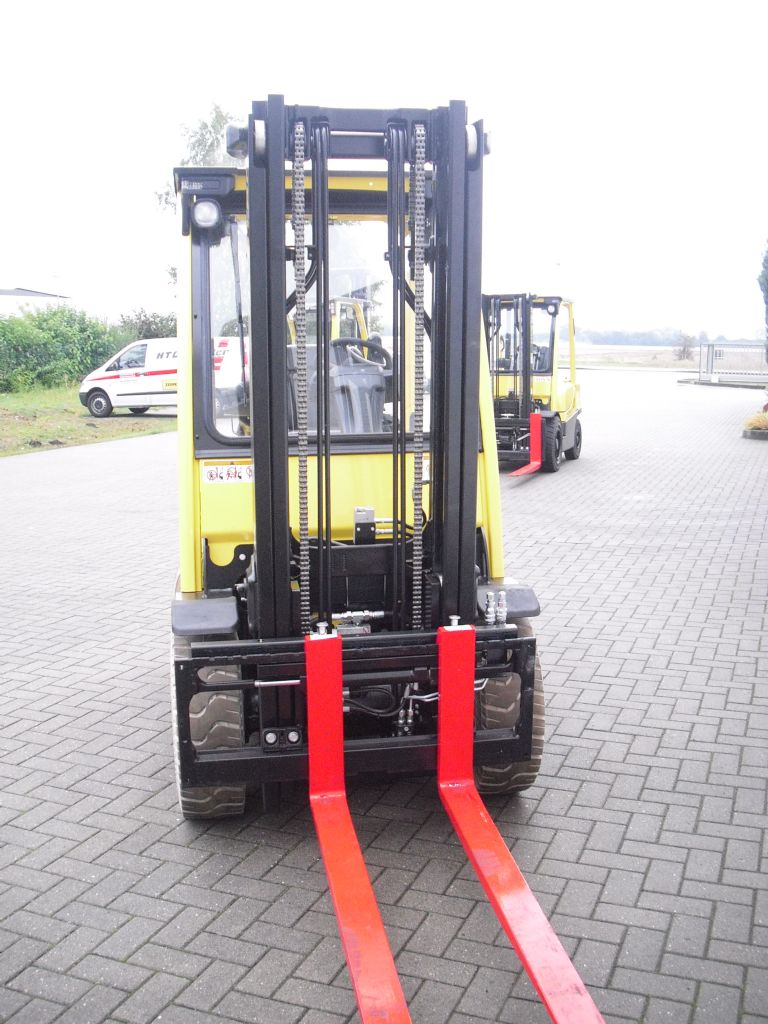 Hyster-H2.50FTG Advance-Treibgasstapler-www.htc-stapler.de Hyster-H2.50FTG Advance-Treibgasstapler-www.htc-stapler.de