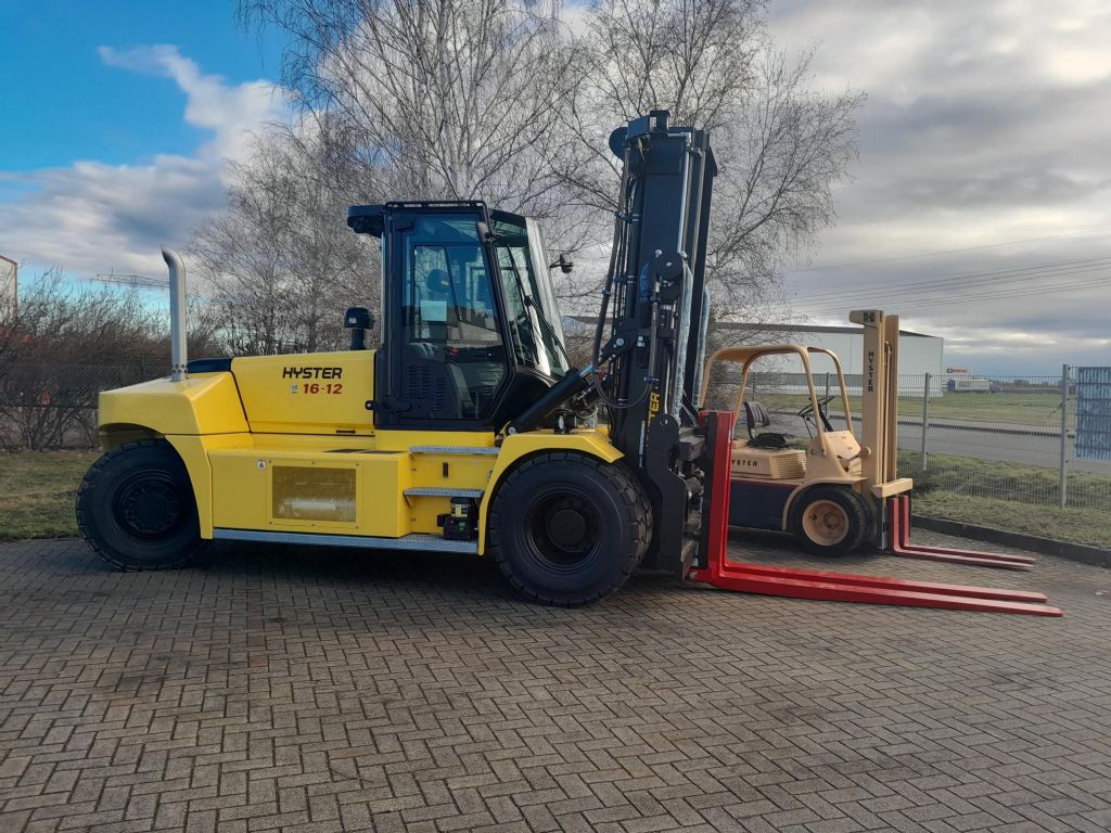 Hyster-H16XD12-Schwerlaststapler-www.htc-stapler.de