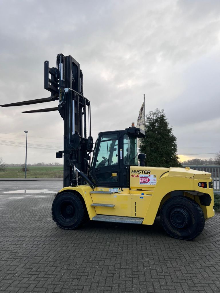 Hyster-H16XM6-Schwerlaststapler-www.htc-stapler.de